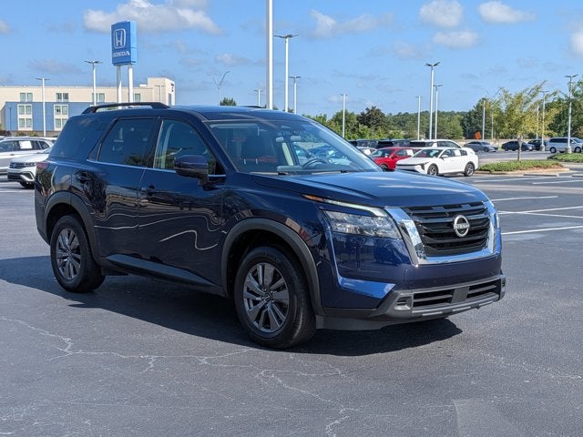 2024 Nissan Pathfinder SV