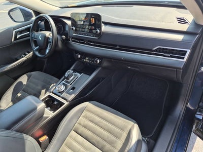 2024 Mitsubishi Outlander SE Black Edition