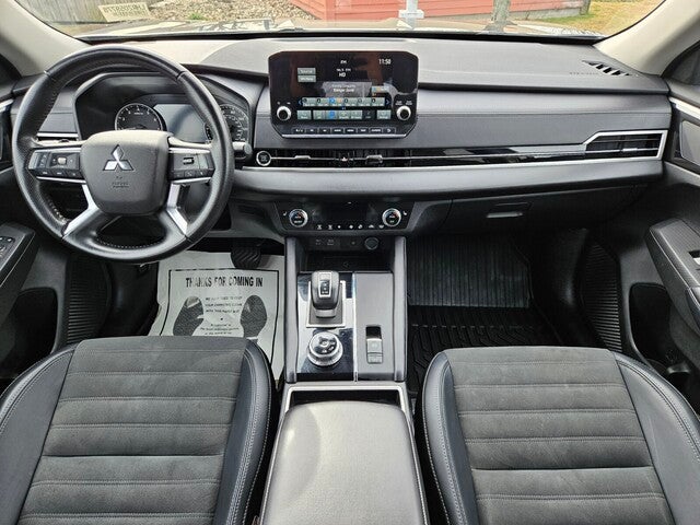 2024 Mitsubishi Outlander SE