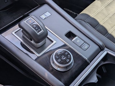 2023 Mitsubishi Outlander PHEV SE