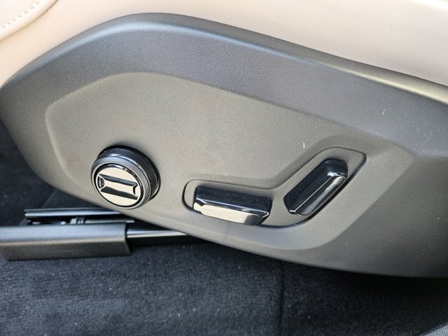 2026 Volvo XC90 Plus