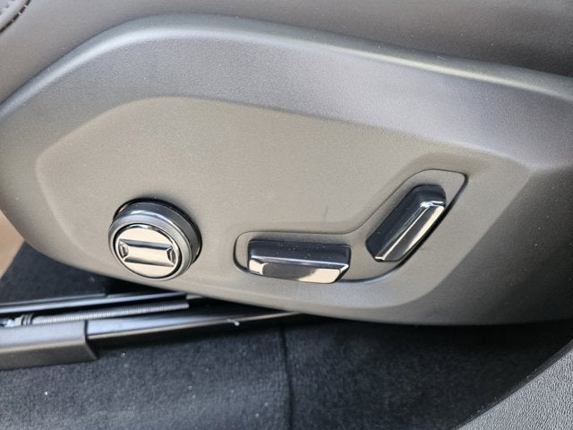 2026 Volvo XC90 Plus