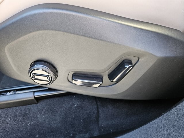 2026 Volvo XC90 Plus