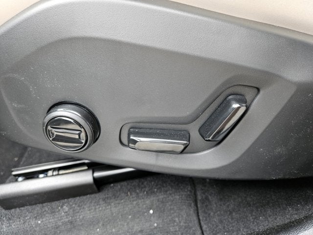 2026 Volvo XC60 Plug-In Hybrid Plus