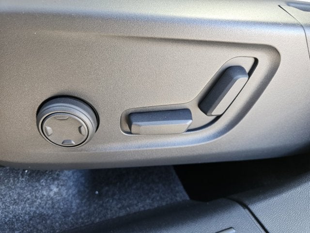 2026 Volvo XC40 Plus