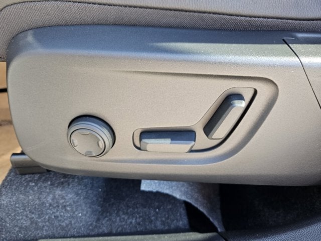 2026 Volvo XC40 Plus