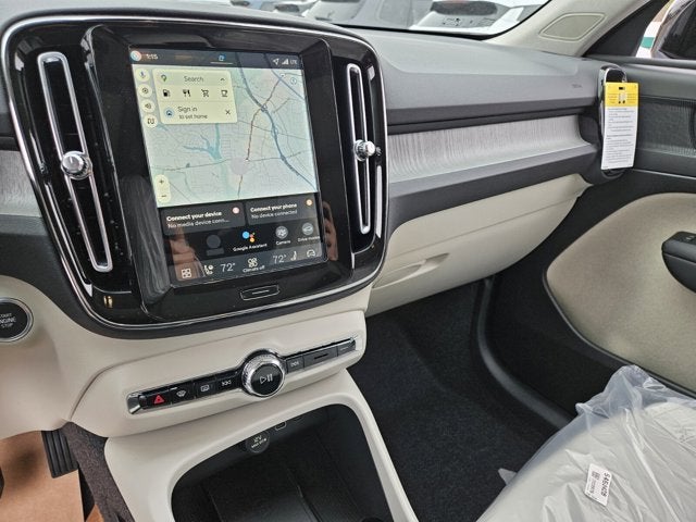 2026 Volvo XC40 Plus