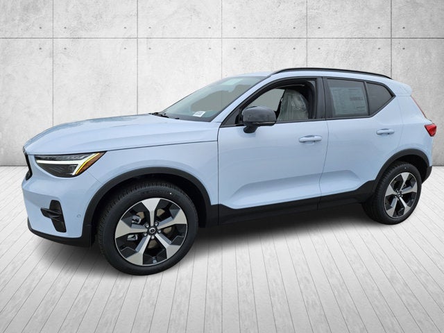 2026 Volvo XC40 Plus