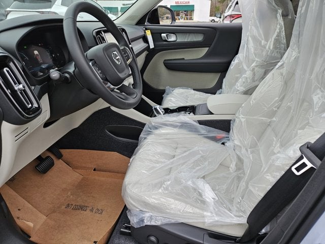 2026 Volvo XC40 Plus