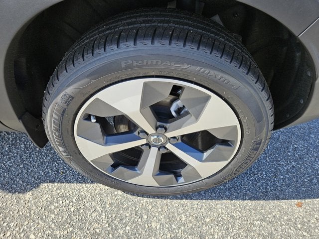 2025 Volvo XC40 Core Bright Theme