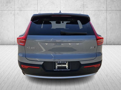 2025 Volvo XC40 Core Bright Theme