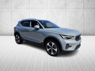 2025 Volvo XC40 Core Bright Theme