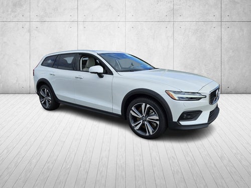 2026 Volvo V60 Cross Country Plus