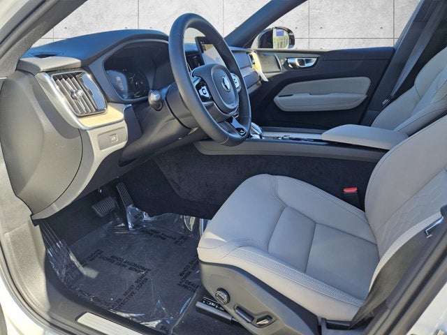 2026 Volvo XC60 Plus