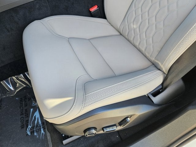 2026 Volvo XC60 Plus