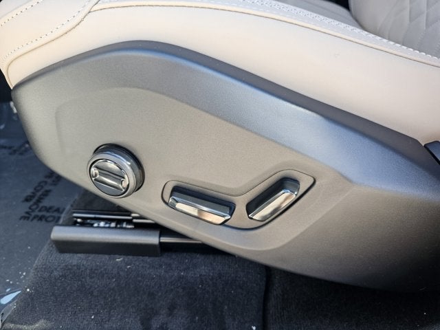 2026 Volvo XC60 Plus