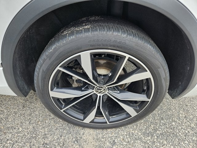 2022 Volkswagen Tiguan SEL R-Line