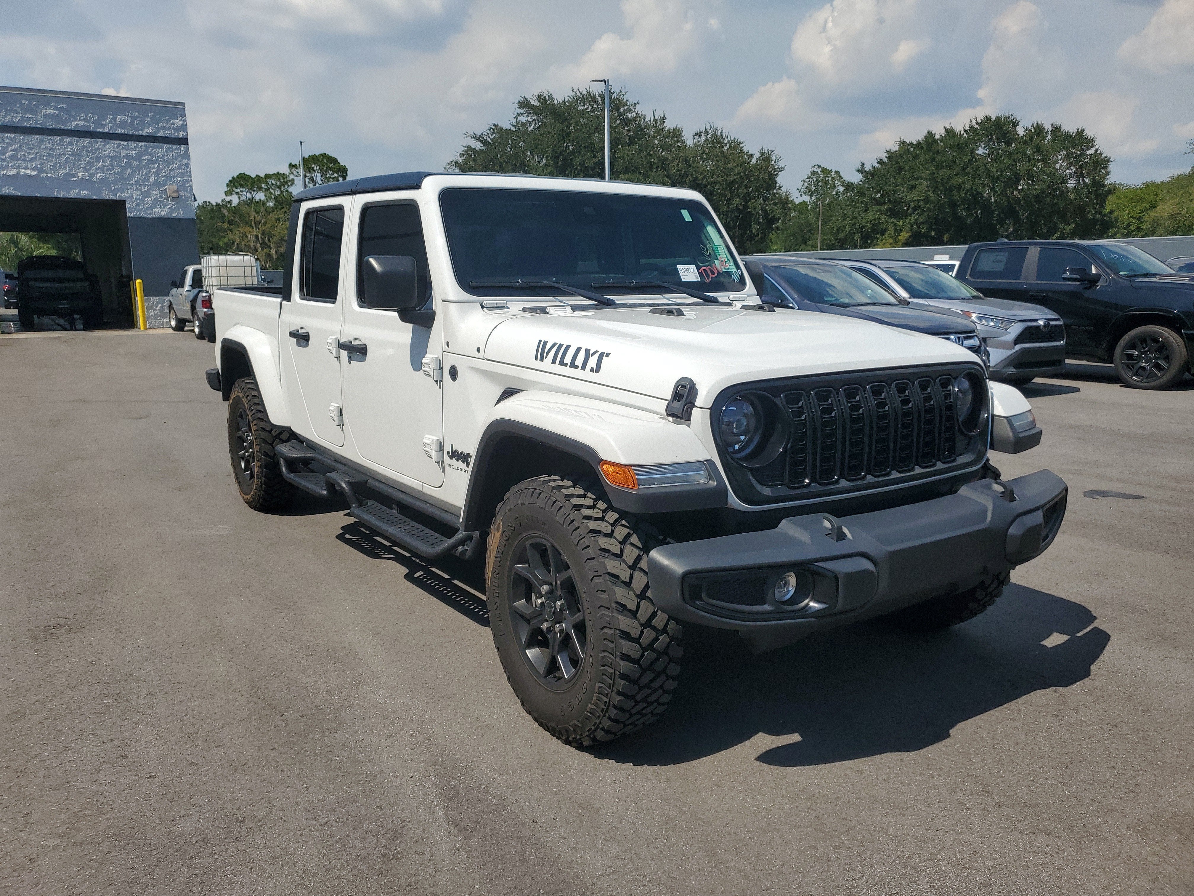 2025 Jeep Gladiator Willys
