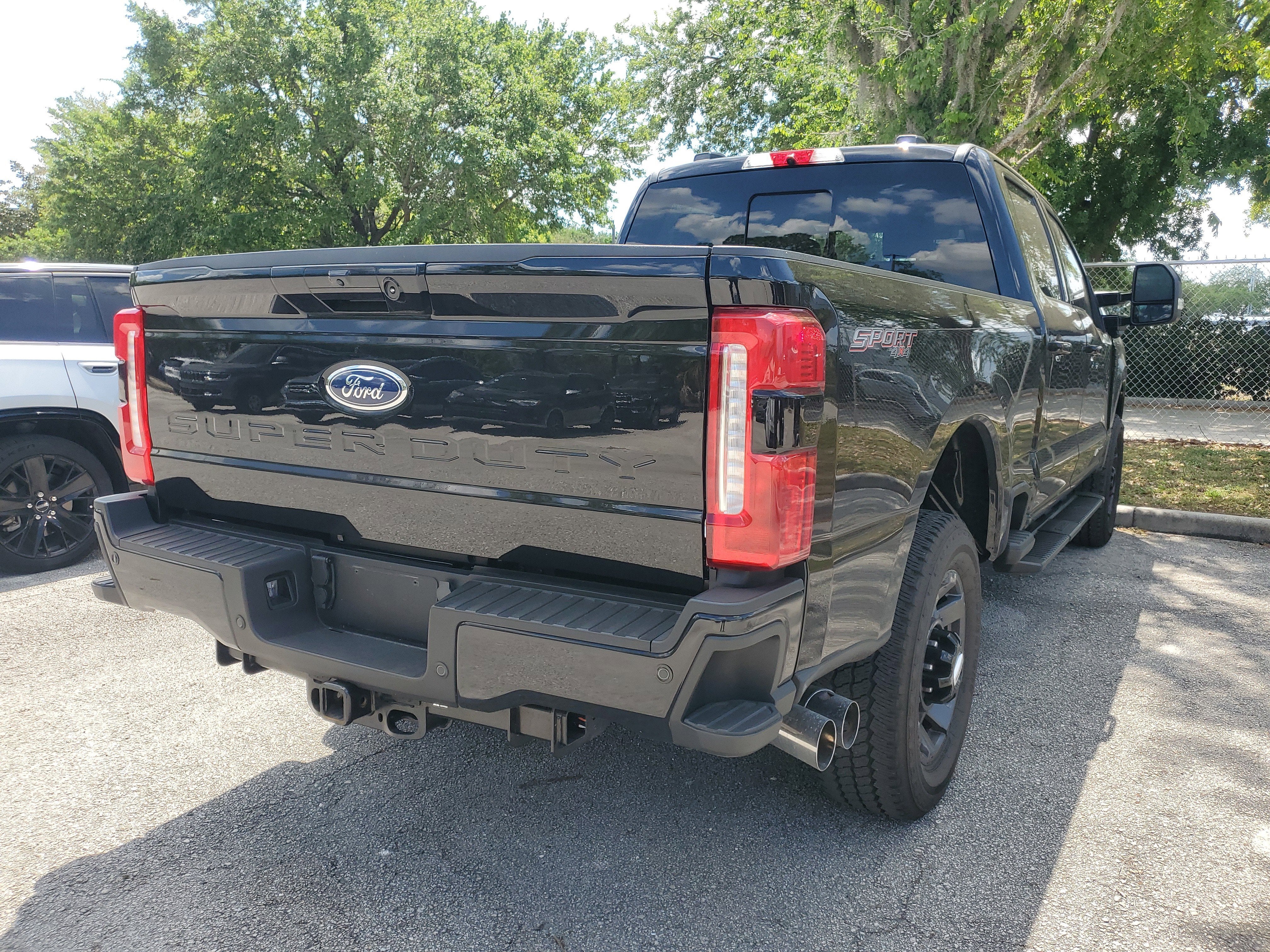 2024 Ford Super Duty F-350 SRW LARIAT