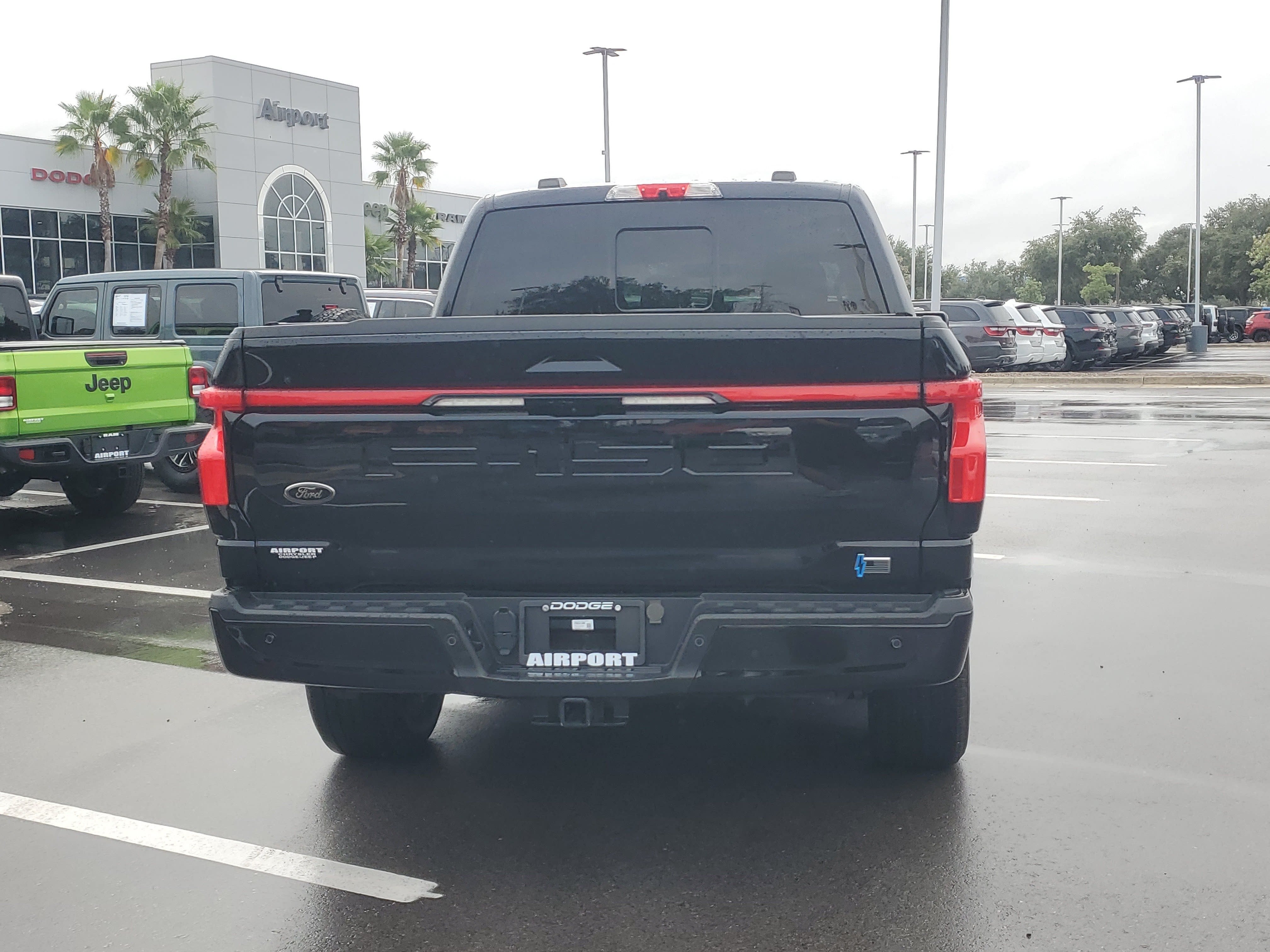 2023 Ford F-150 Lightning LARIAT