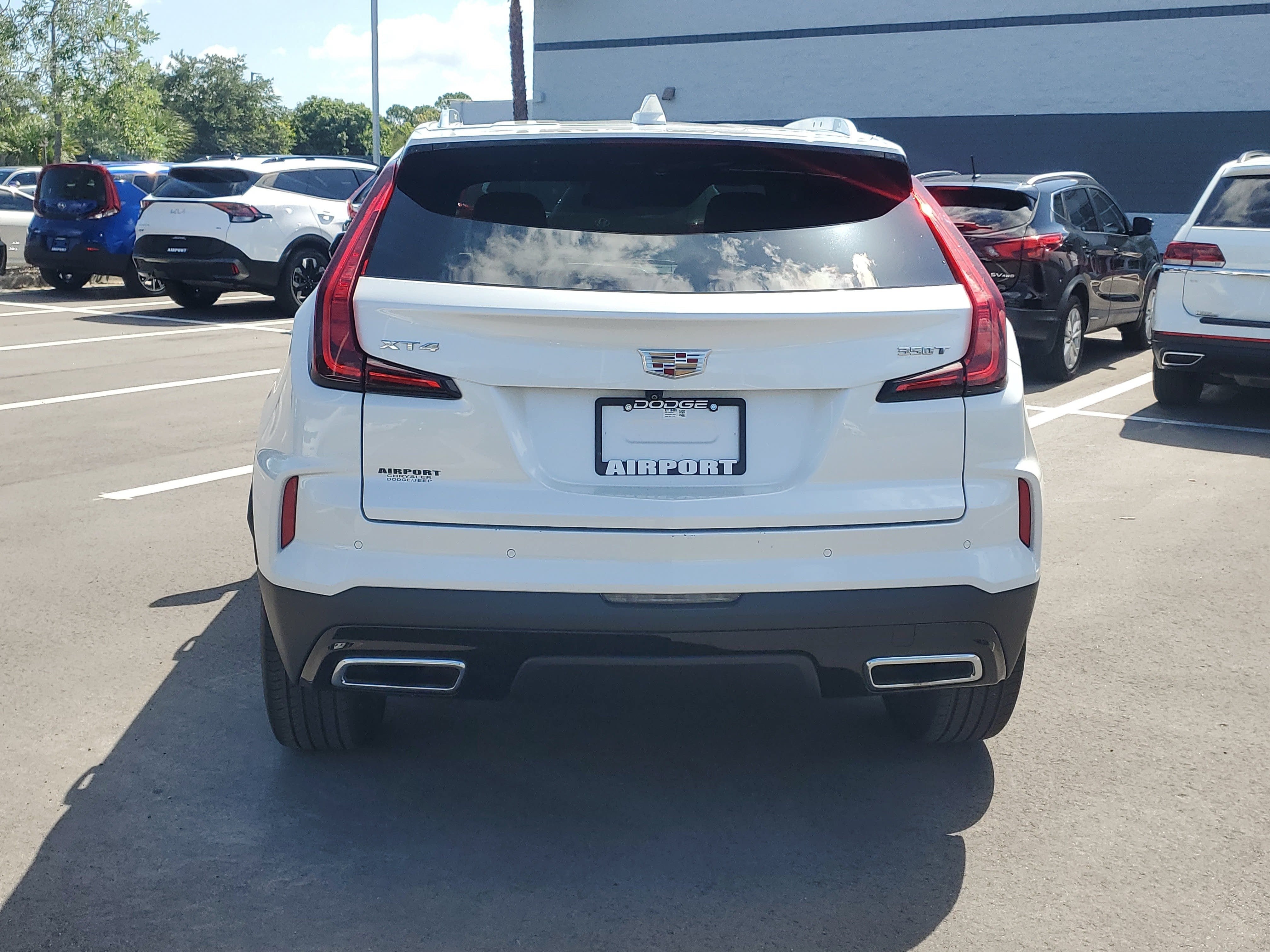 2024 Cadillac XT4 FWD Premium Luxury