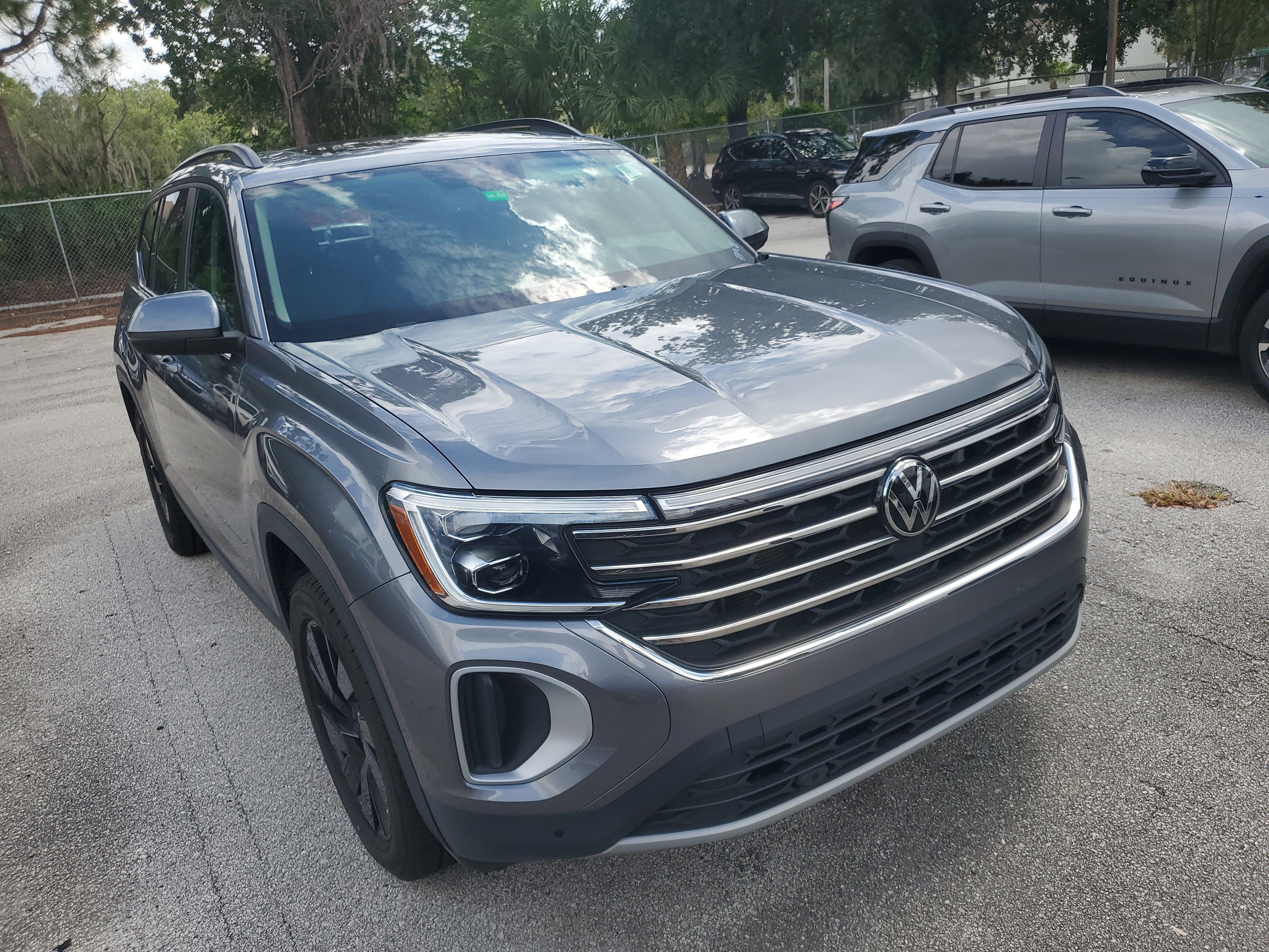 2024 Volkswagen Atlas 2.0T SE w/Technology