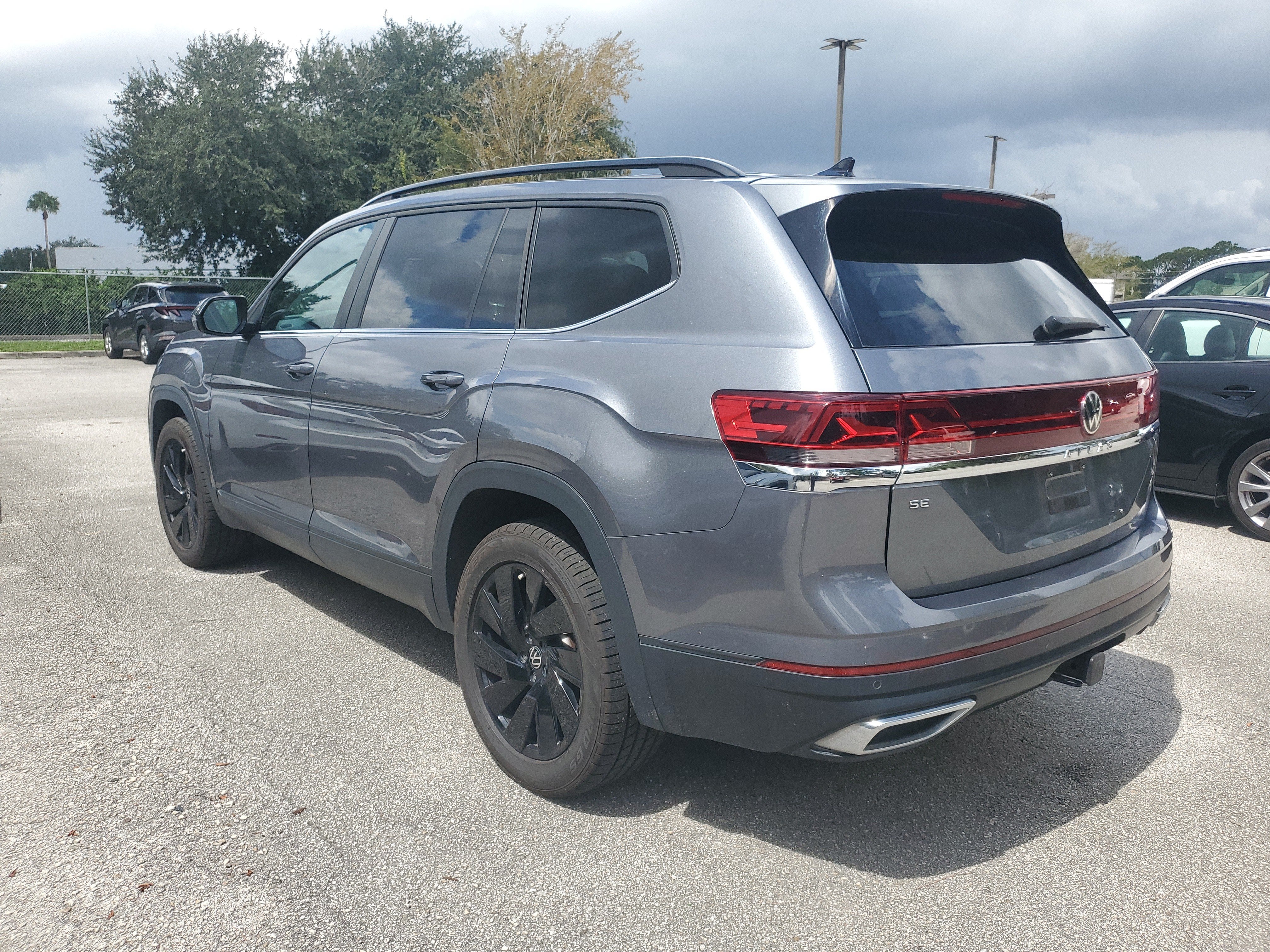2024 Volkswagen Atlas 2.0T SE w/Technology