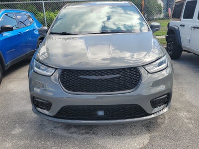 2022 Chrysler Pacifica Hybrid Touring L