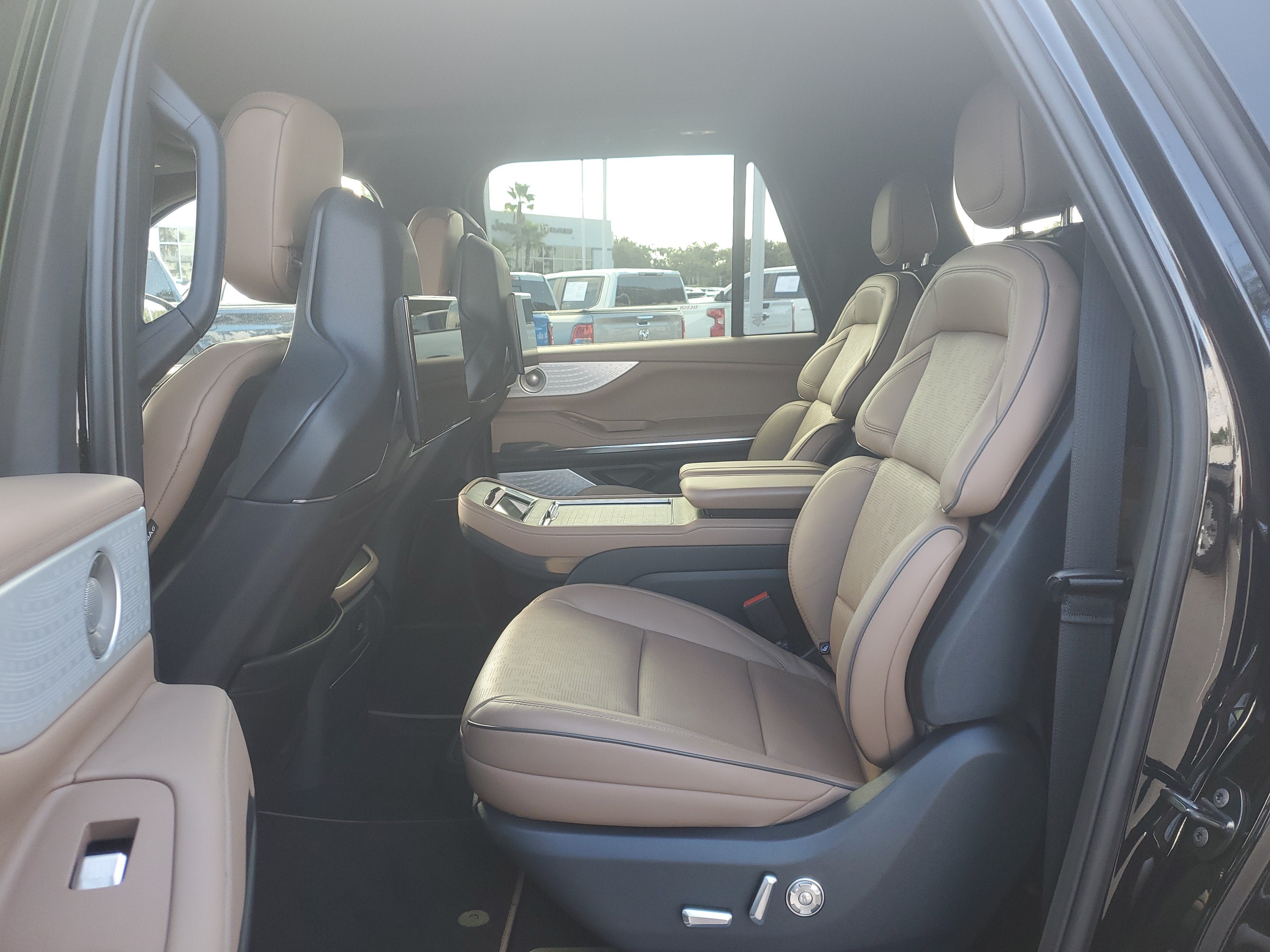 2025 Lincoln Navigator L Black Label