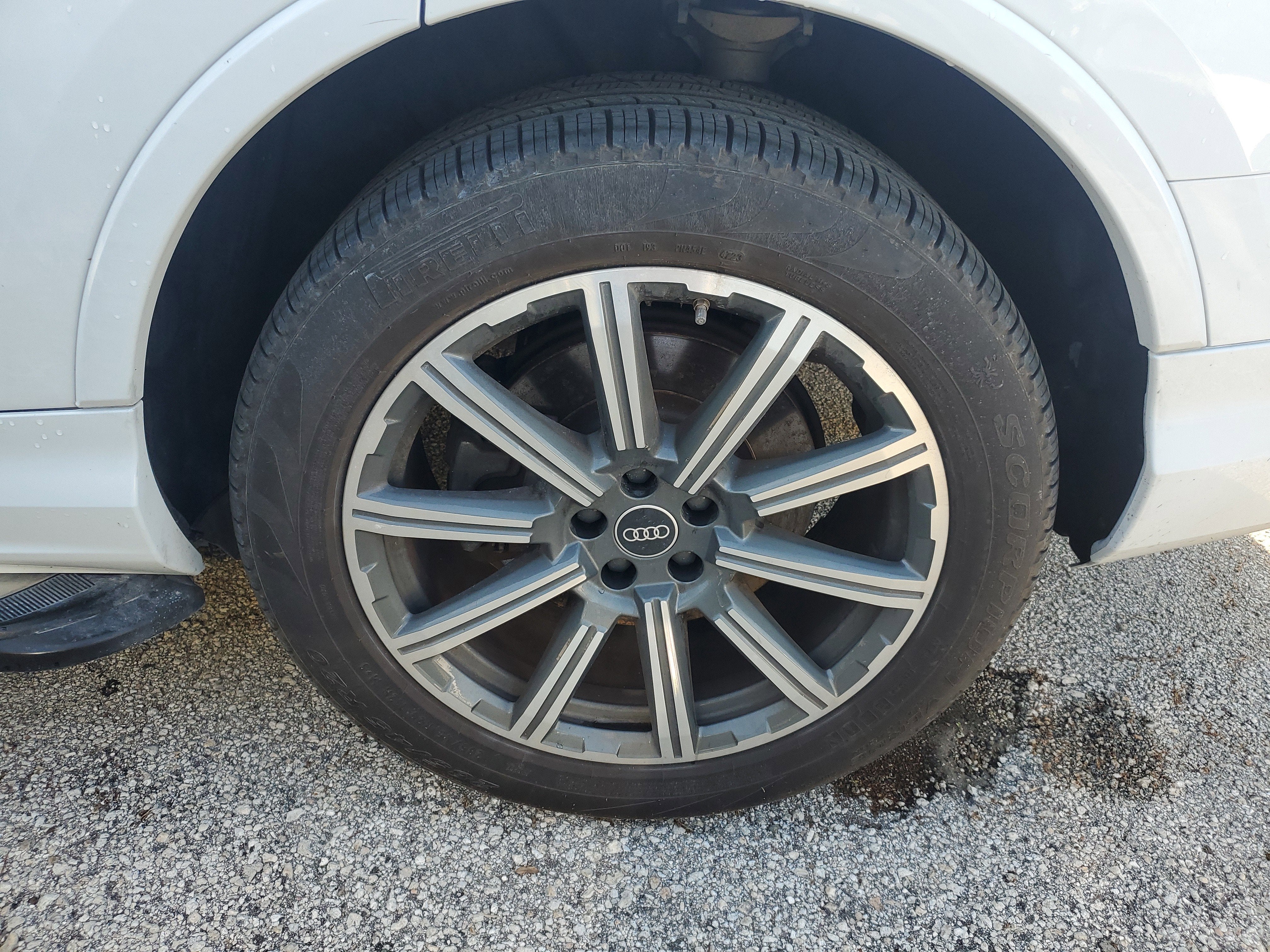 2022 Audi Q7 Premium Plus