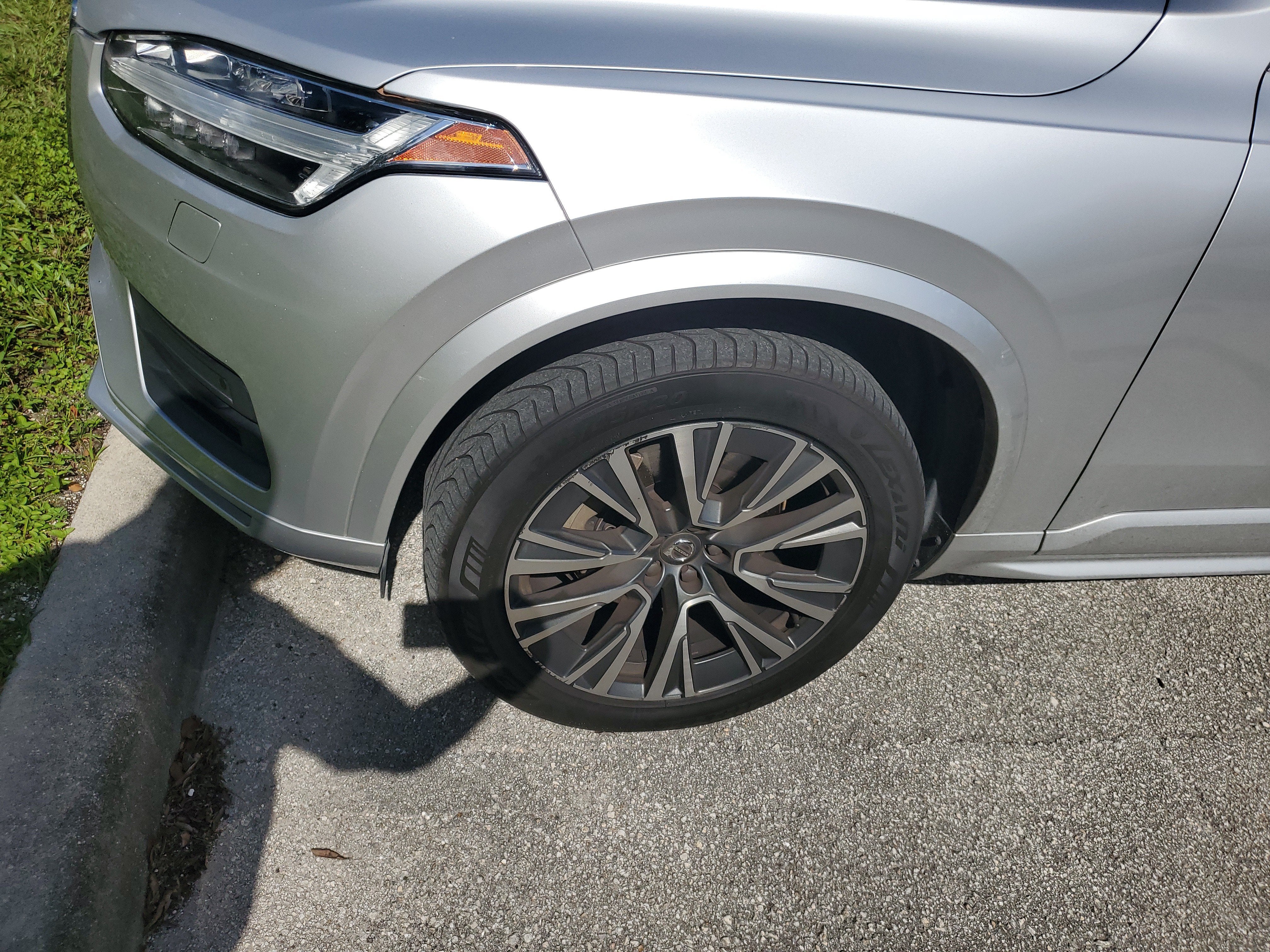 2020 Volvo XC90 Momentum