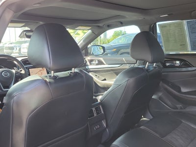 2023 Nissan Maxima SR