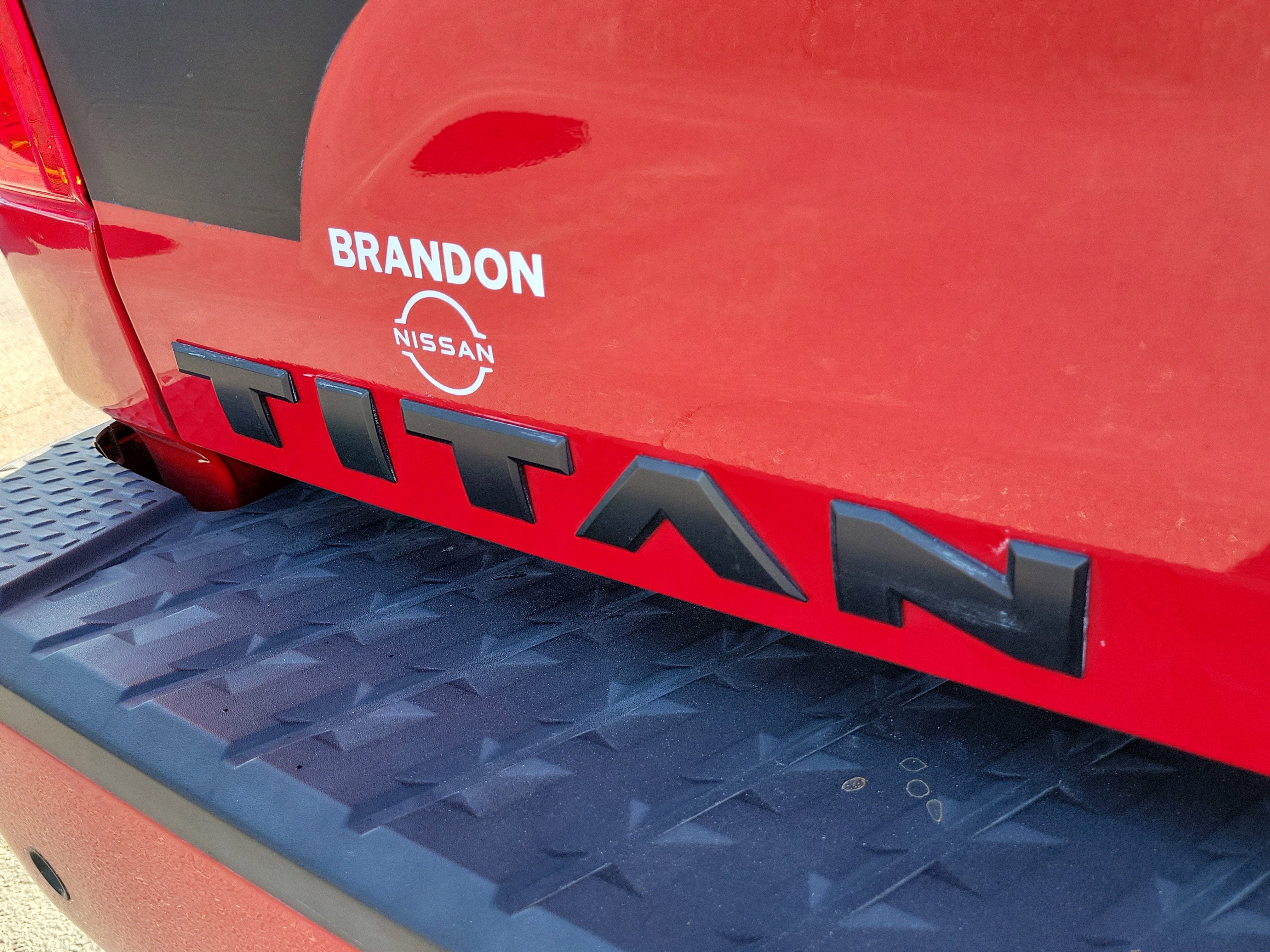 2022 Nissan Titan SV