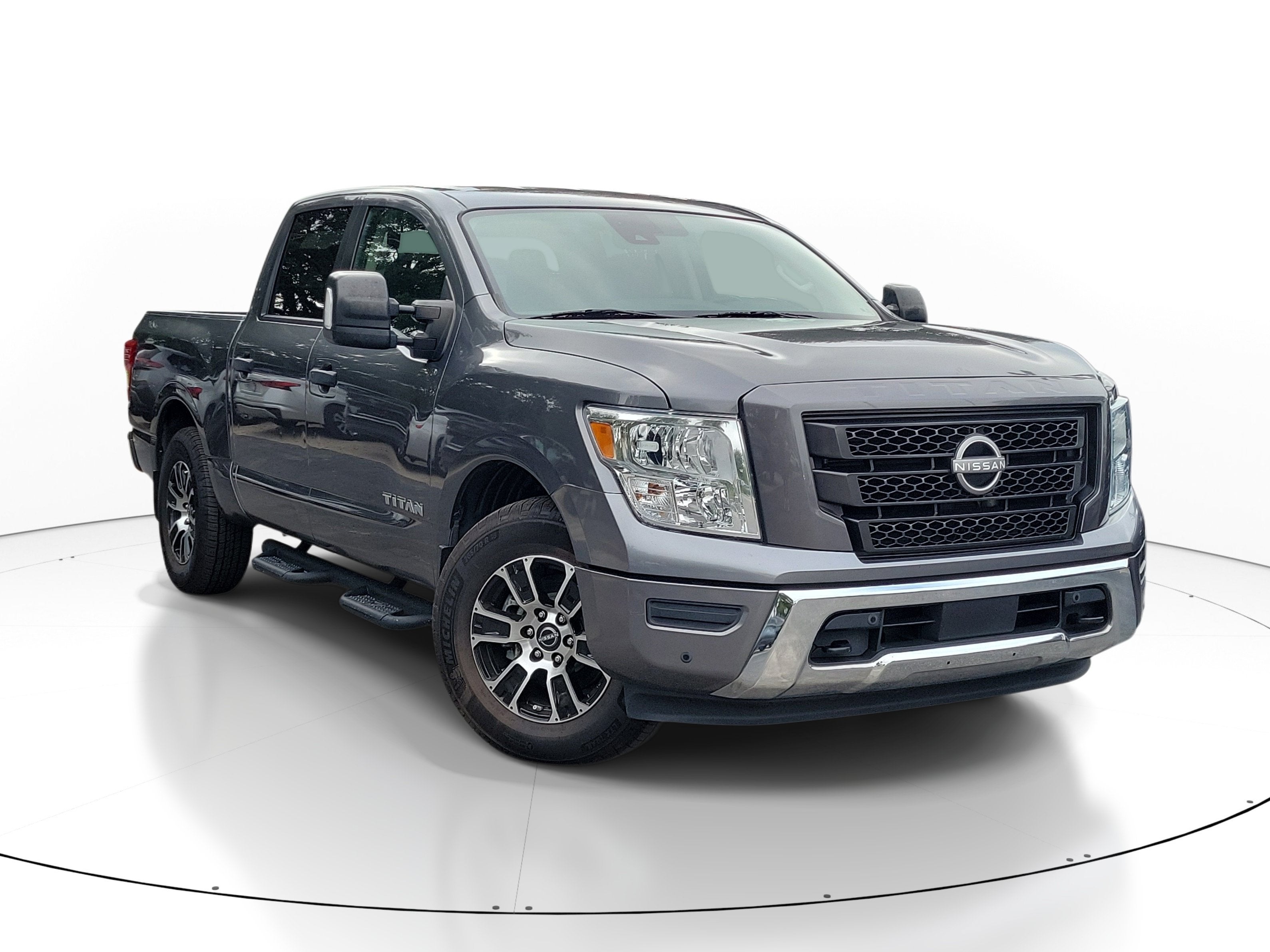 2023 Nissan Titan SV