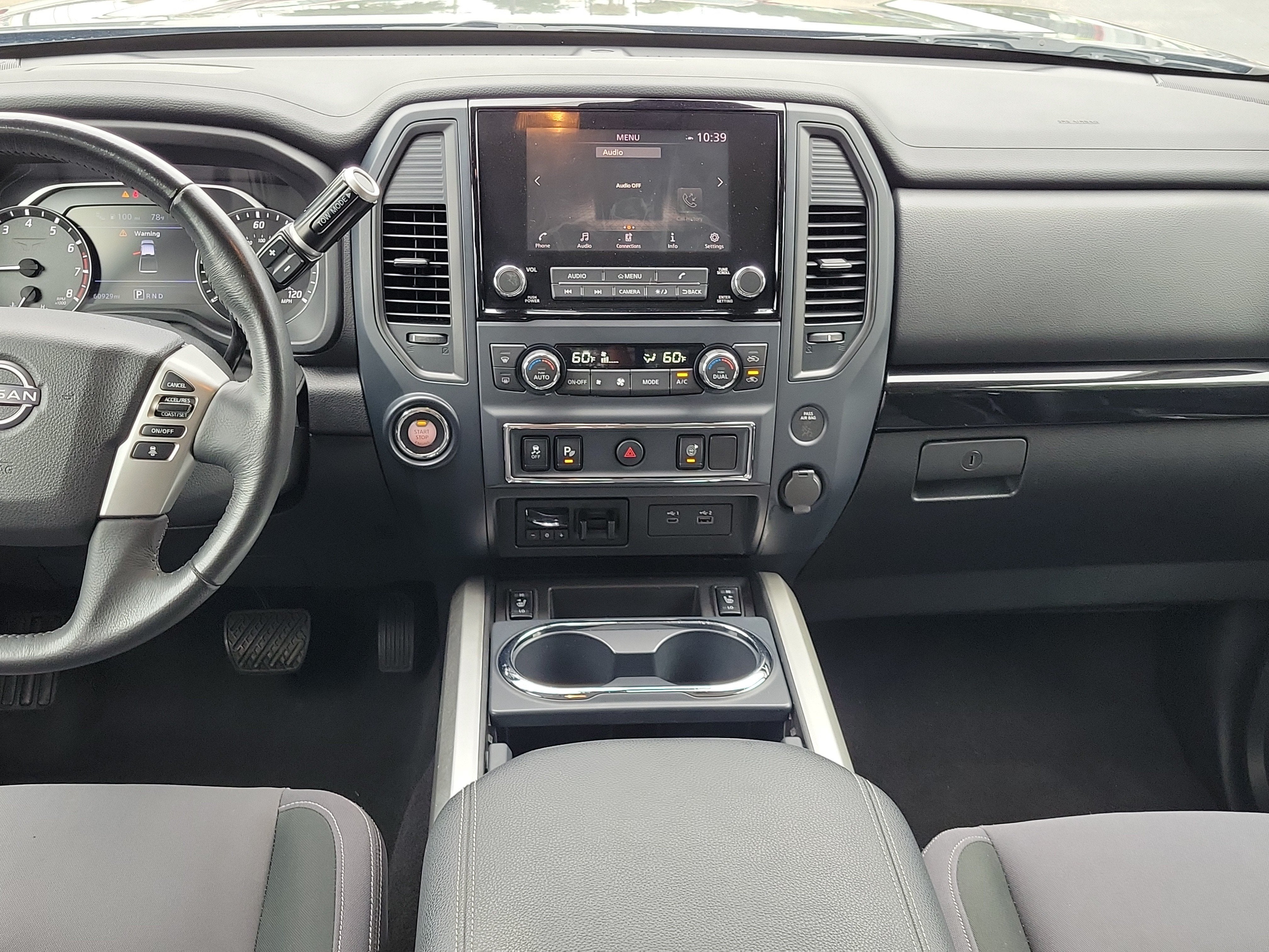 2023 Nissan Titan SV