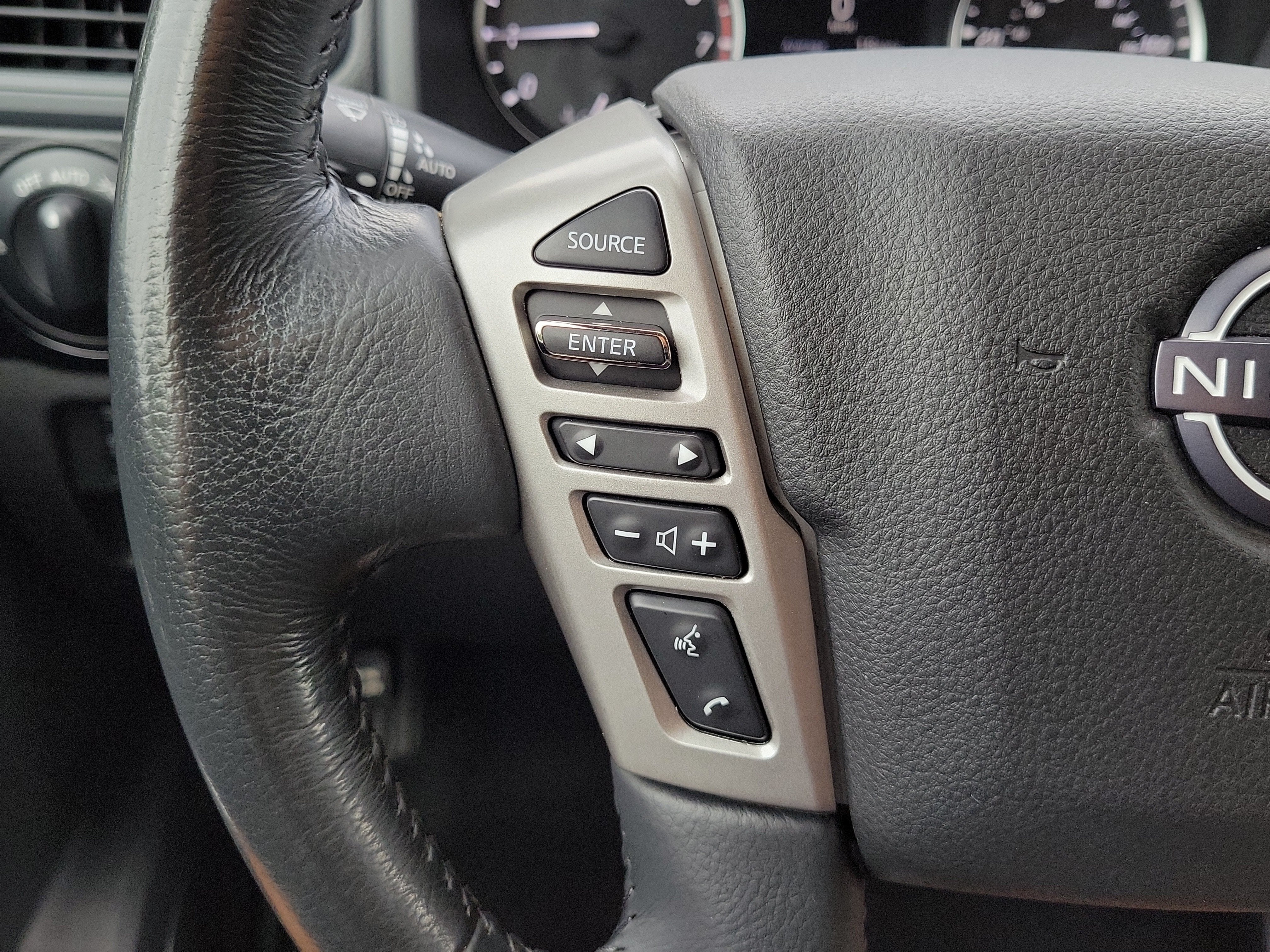 2023 Nissan Titan SV