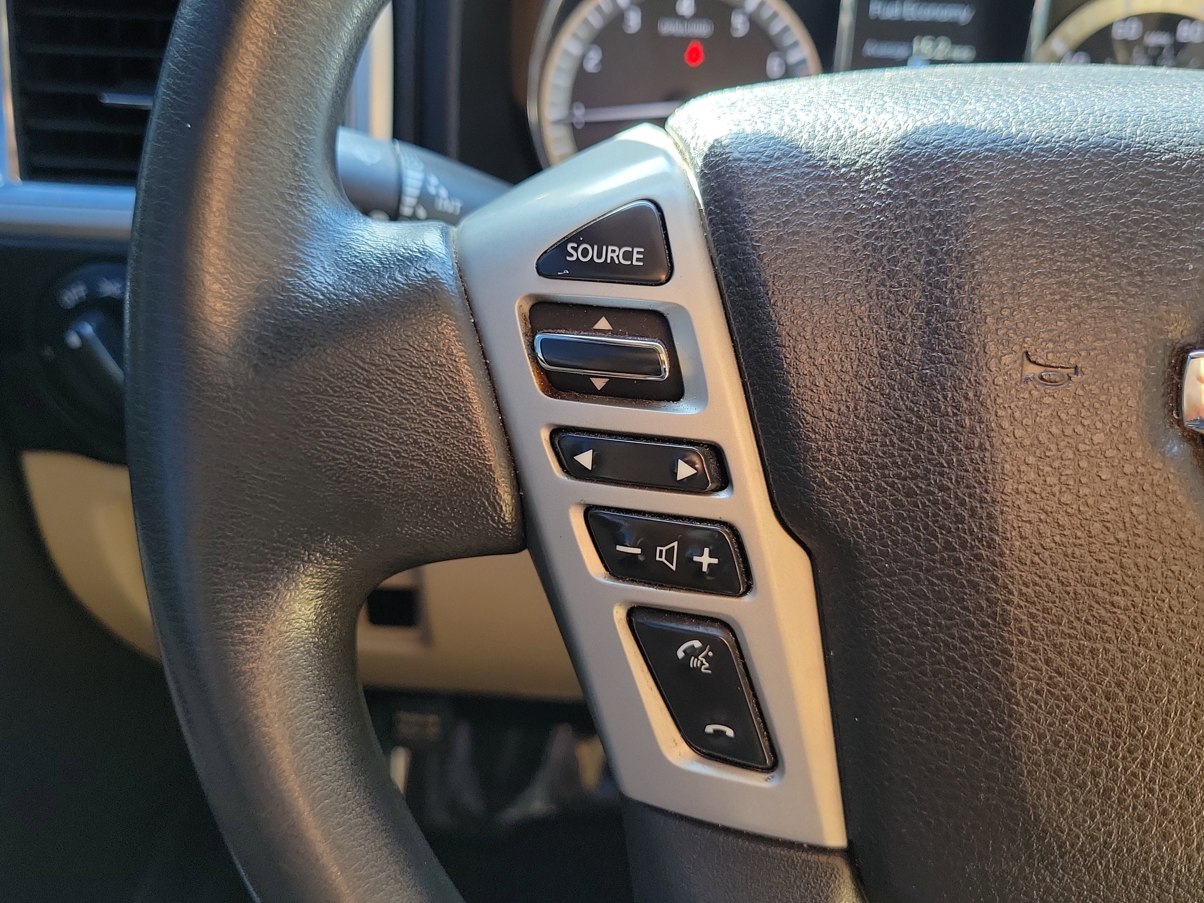 2017 Nissan Titan SV