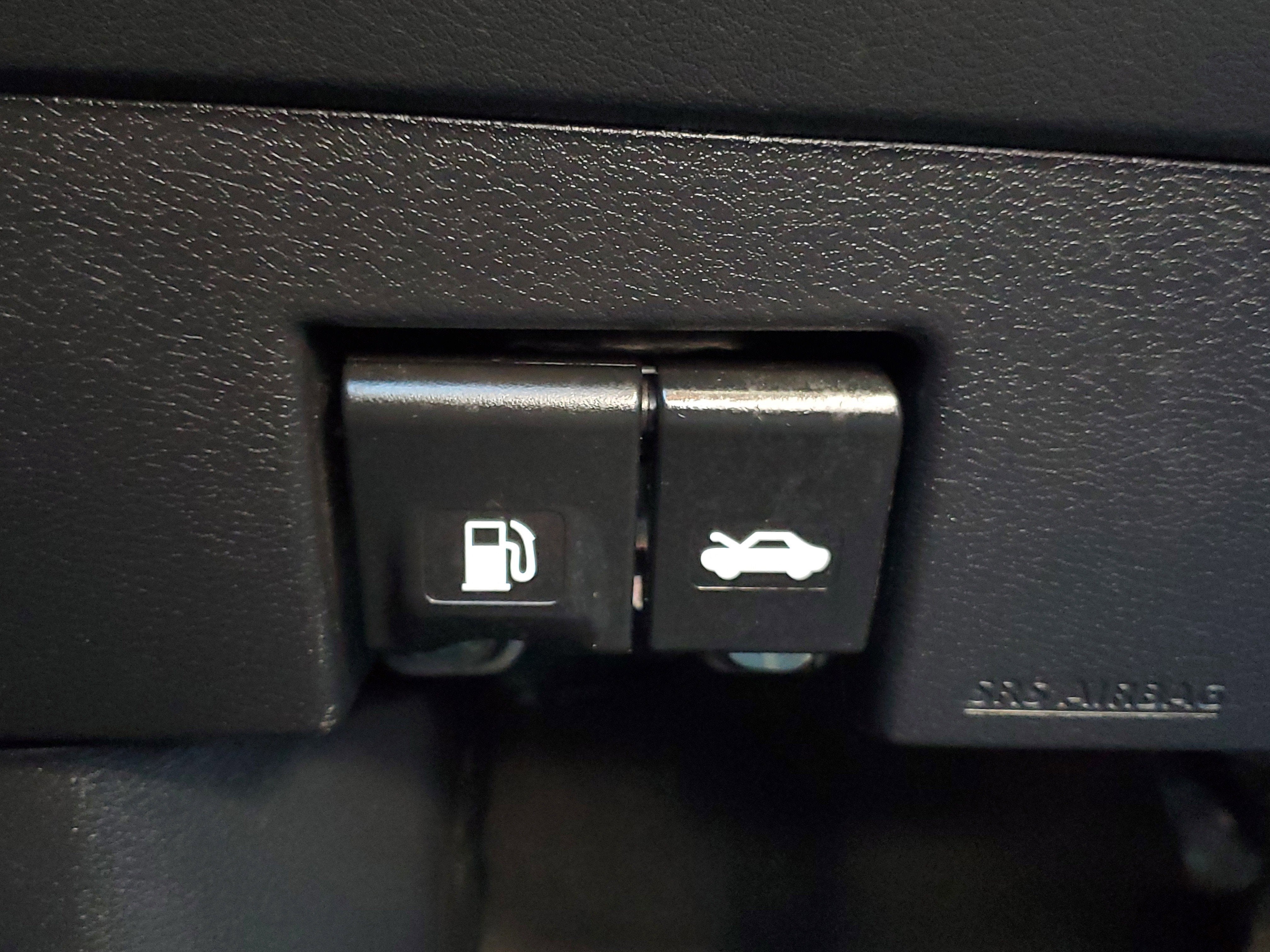 2023 Nissan Versa SR