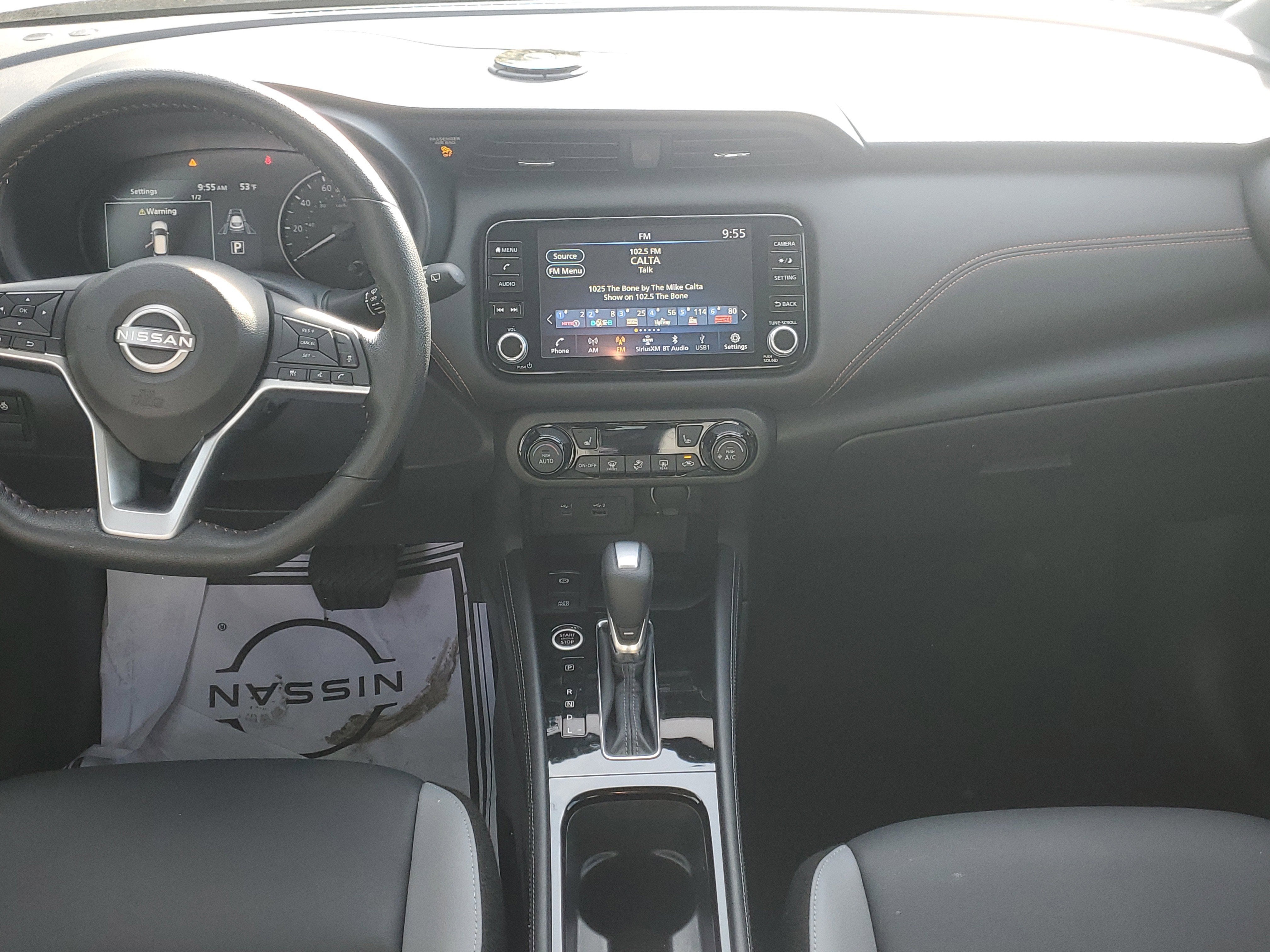 2022 Nissan Kicks SR