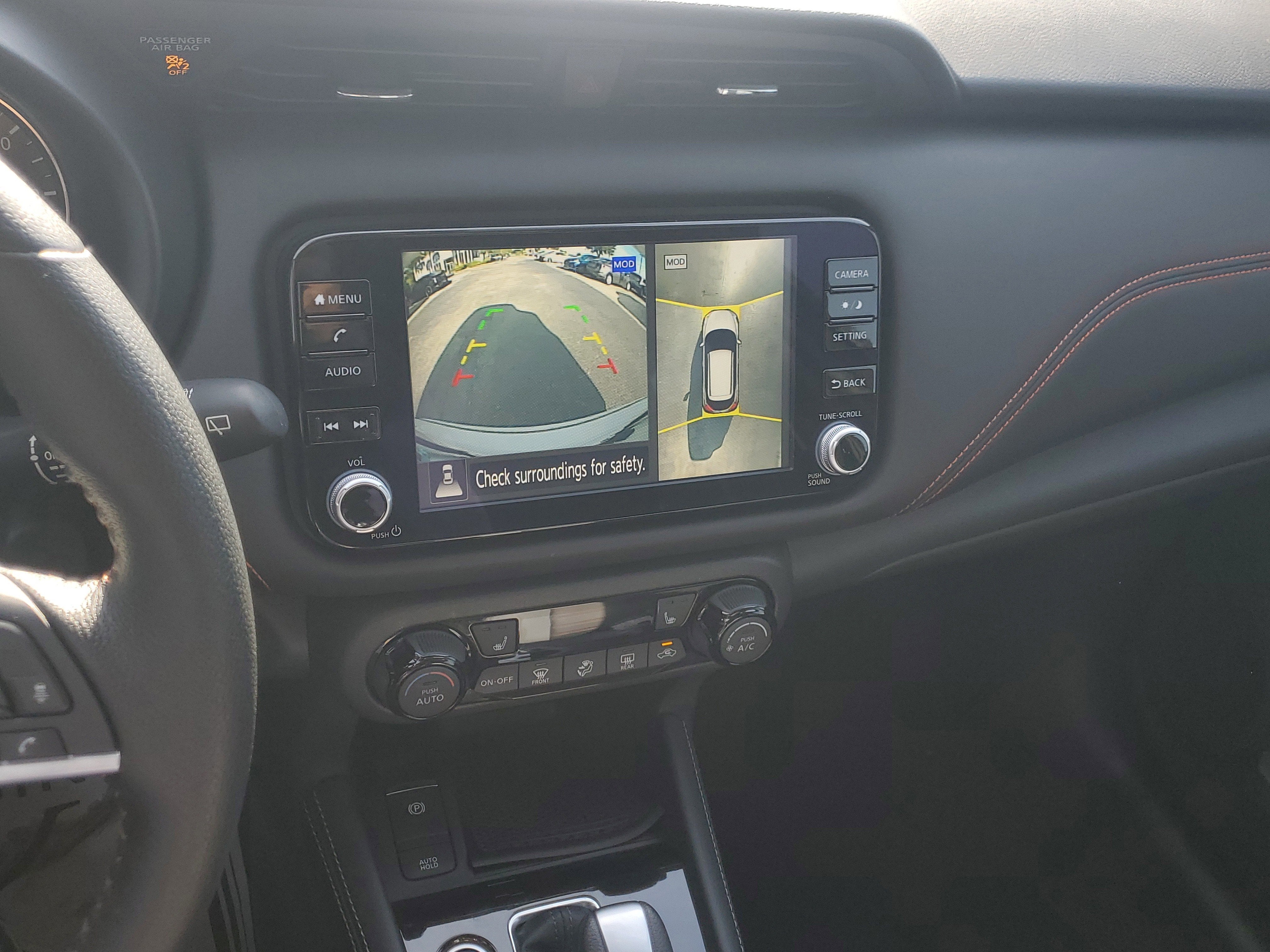 2022 Nissan Kicks SR