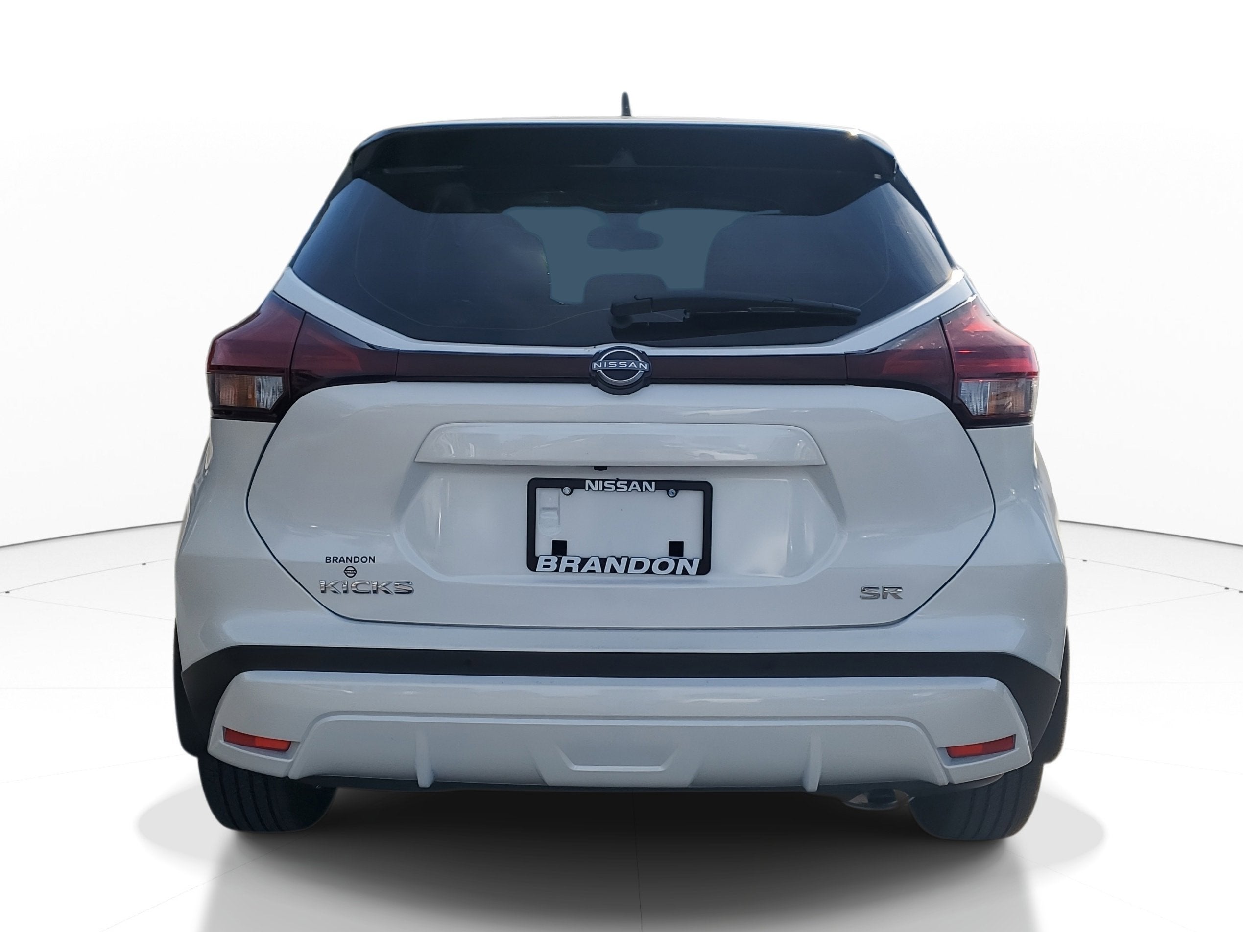 2022 Nissan Kicks SR