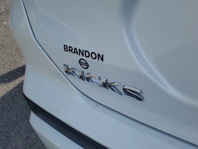 2022 Nissan Kicks SR