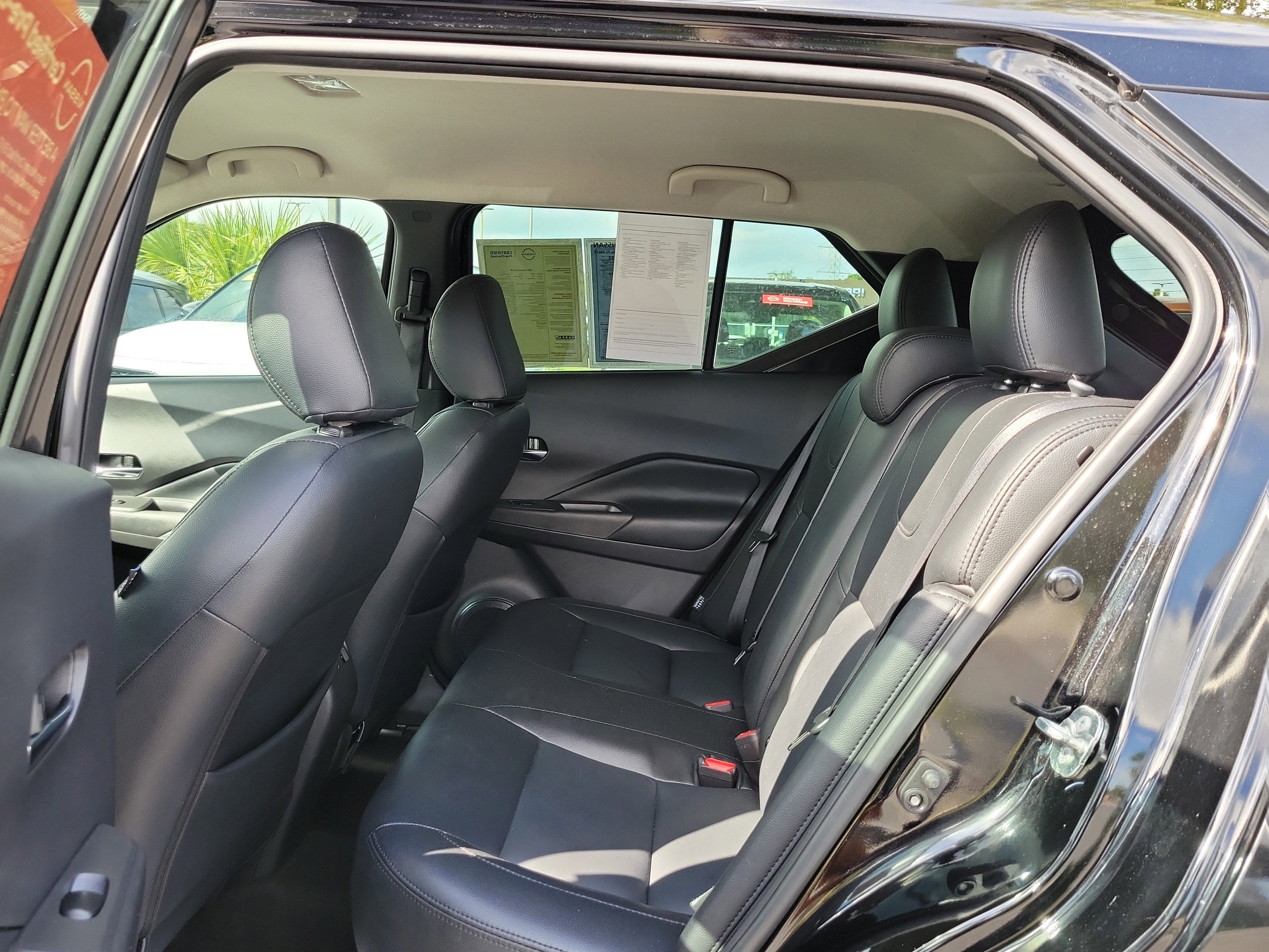 2022 Nissan Kicks SR