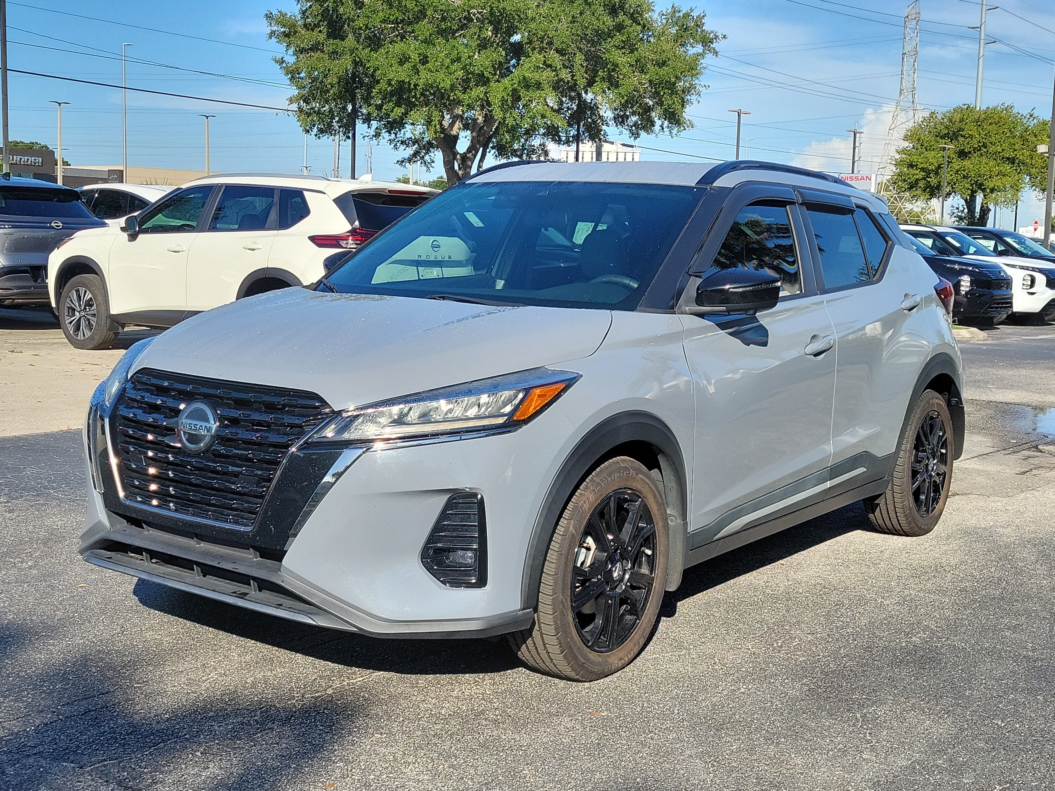 2021 Nissan Kicks SR