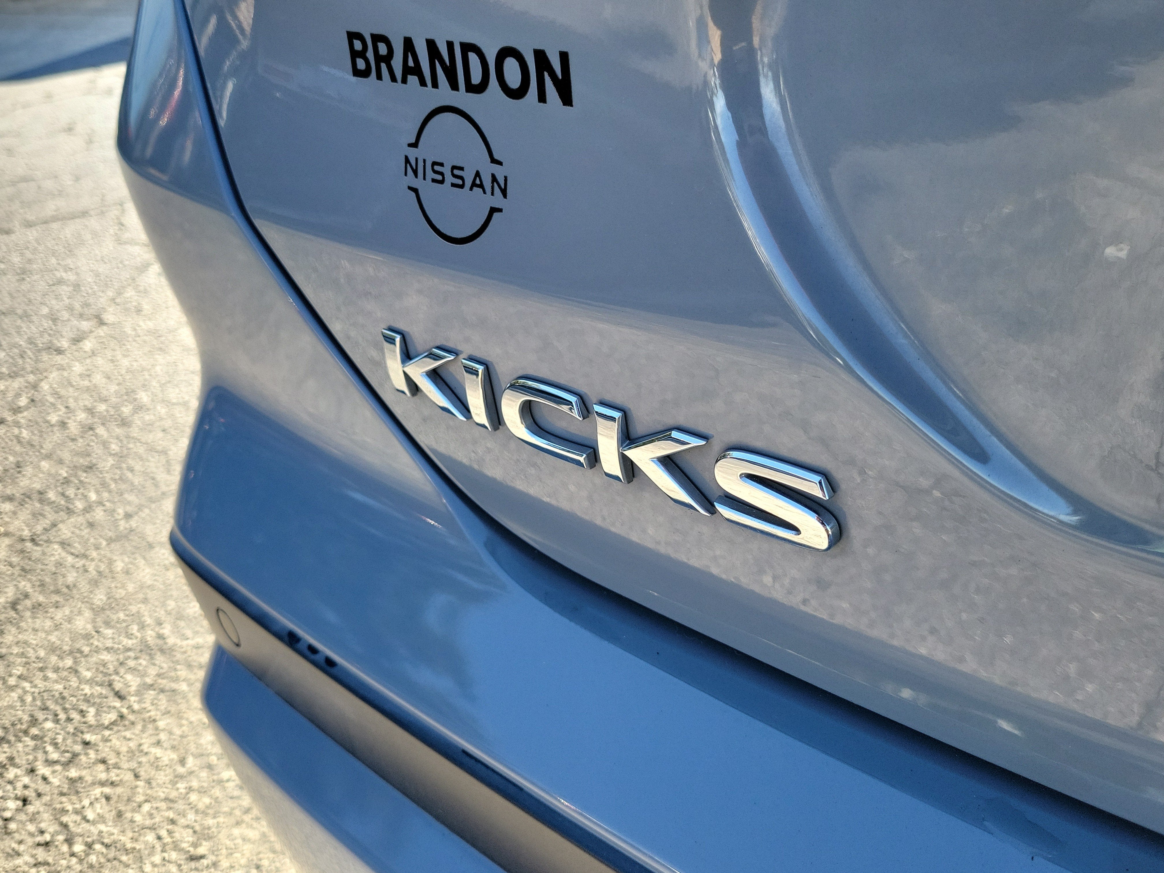 2021 Nissan Kicks SR