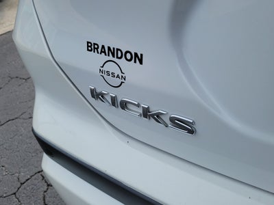 2023 Nissan Kicks SR