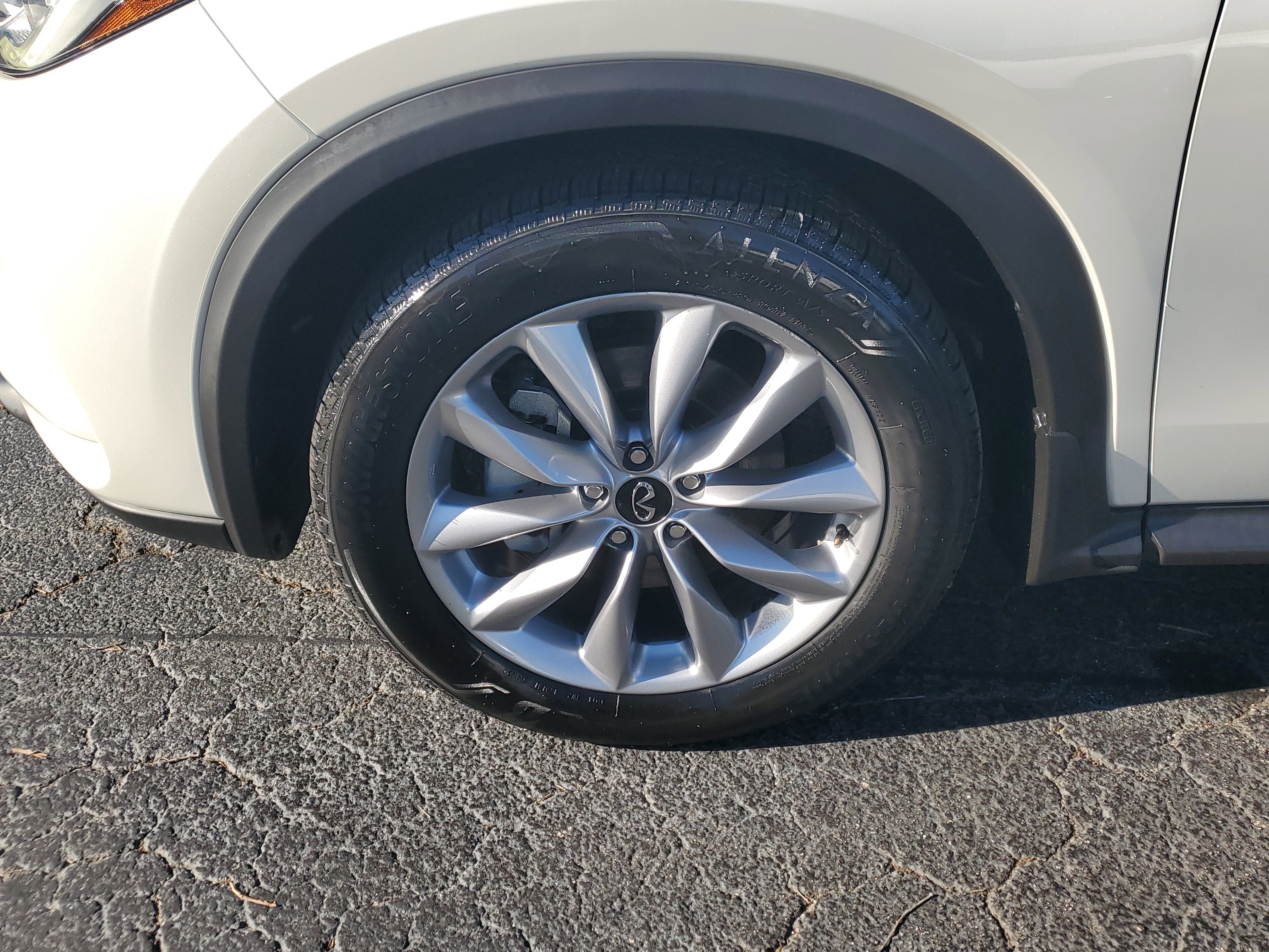 2022 INFINITI QX50 LUXE