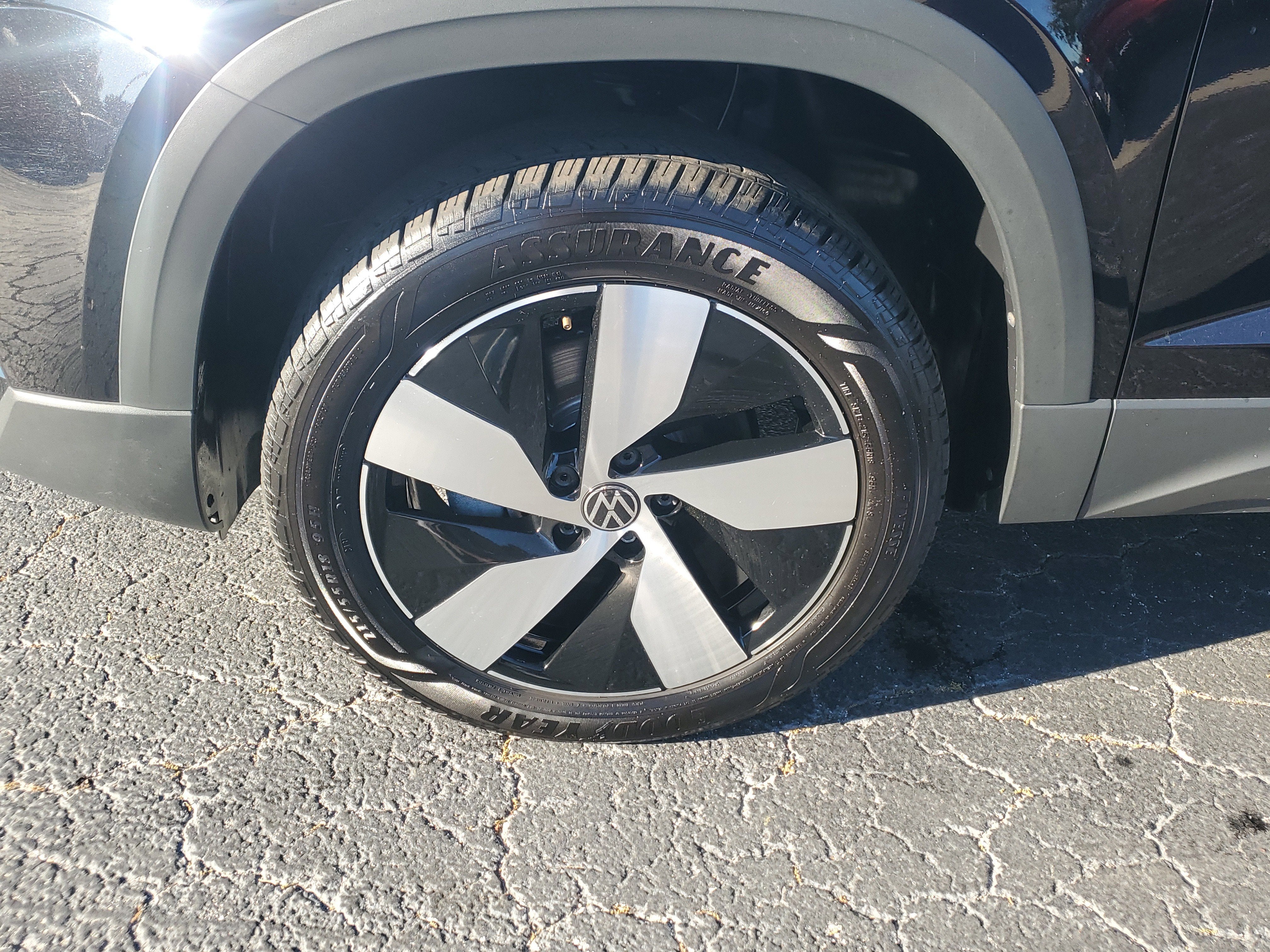 2025 Volkswagen Taos S