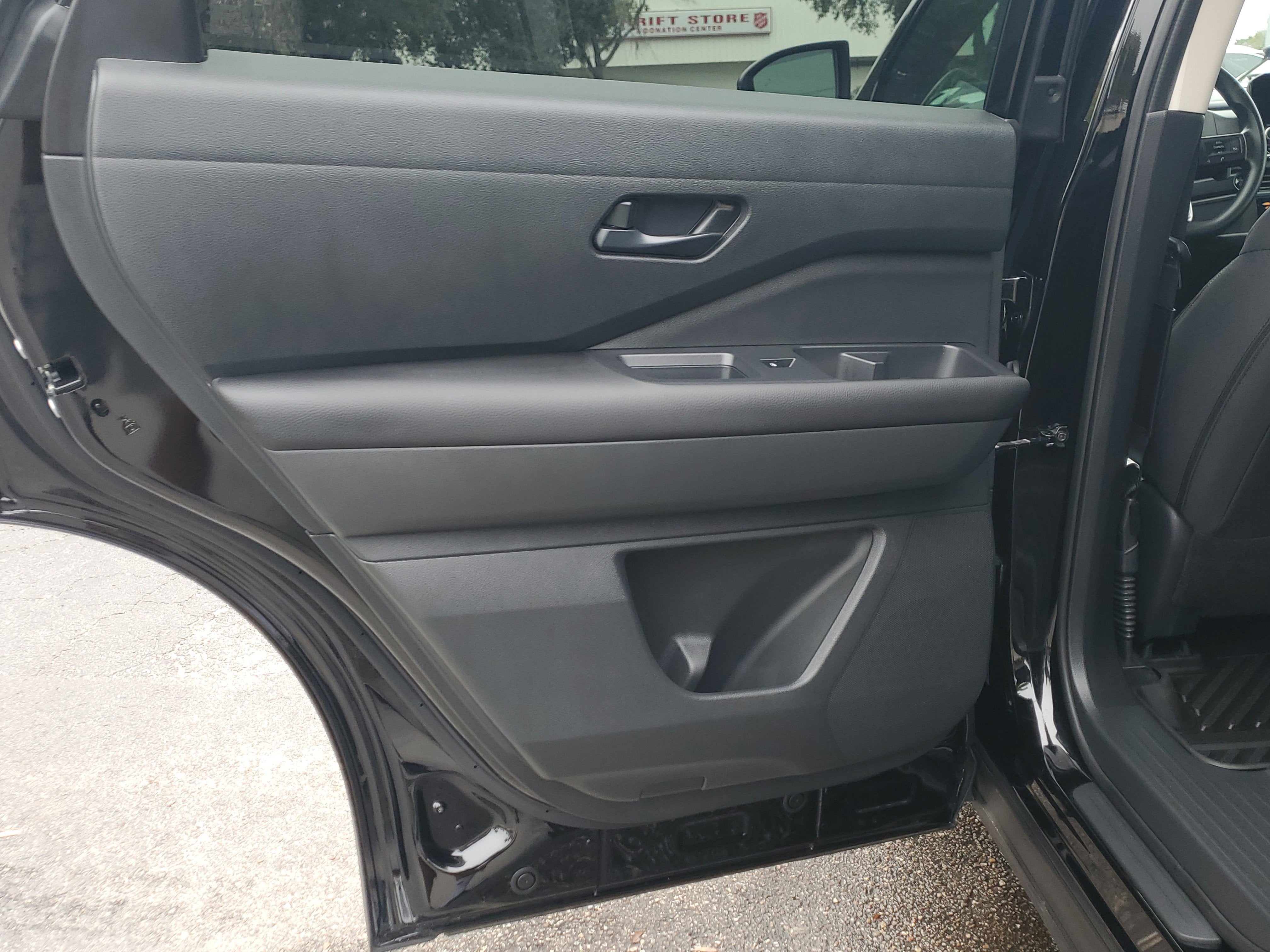 2025 Nissan Pathfinder S