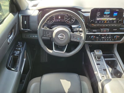 2023 Nissan Pathfinder SL